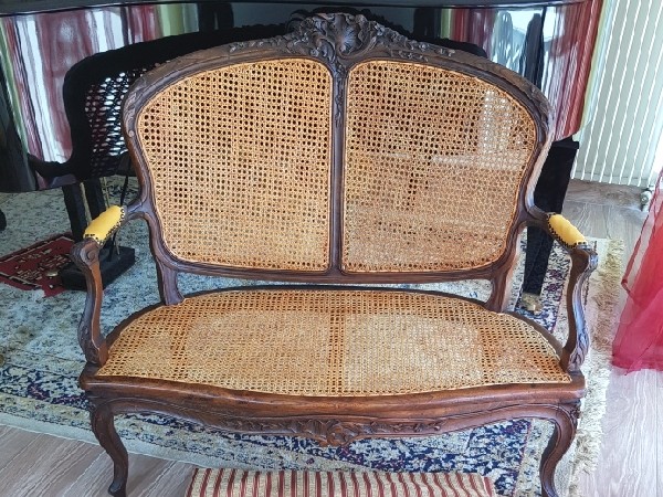 Cannage de chaise et canapé par votre artisan canneur à Lunnel et Montpellier 34 herault